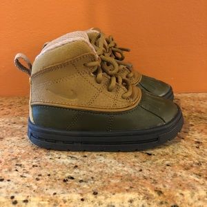 Toddler Nike ACG Boots. Size 6